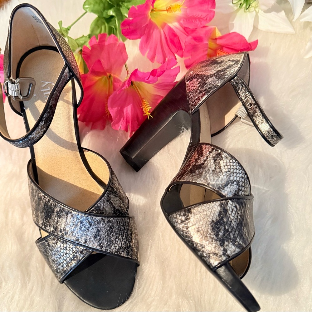 Levity Black and Gray Snakeskin Heels - Picture 13 of 16